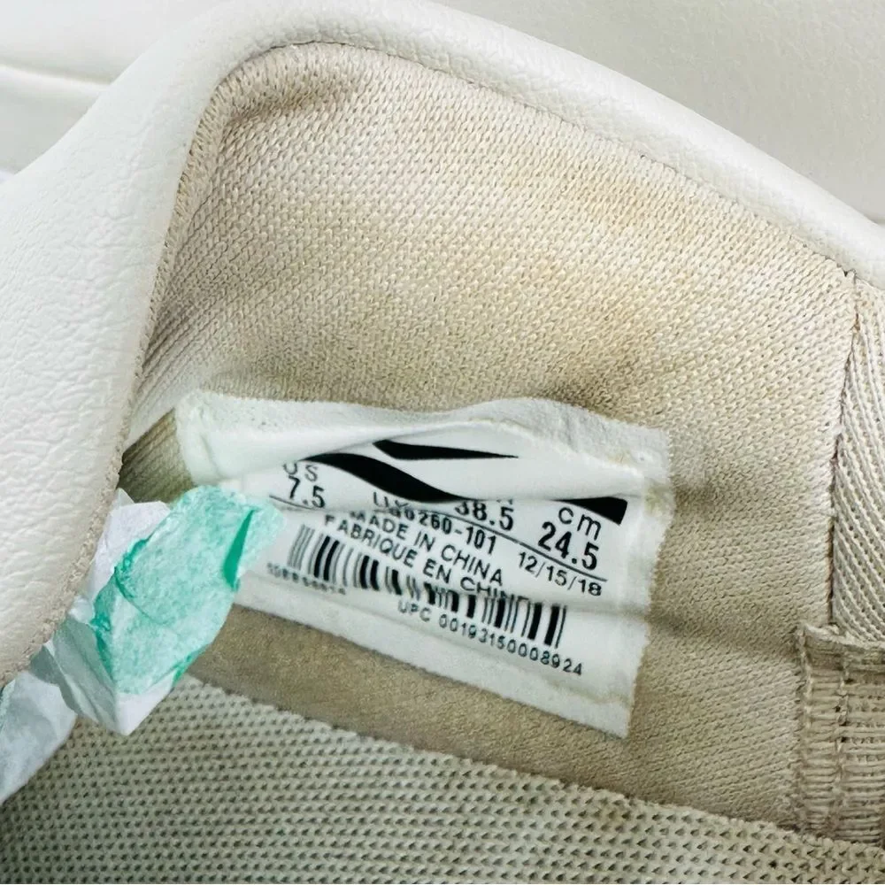 Nike Ivory Leather Slip On Sneakers Women Size 7.5‎ Flaw